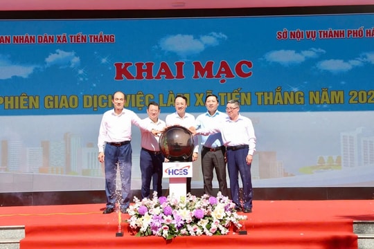 Phiên giao dịch việc làm tại xã Tiến Thắng tuyển 2.180 chỉ tiêu