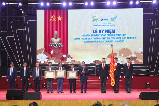 Kỷ niệm 60 năm truyền thống khối chuyên Tổng hợp