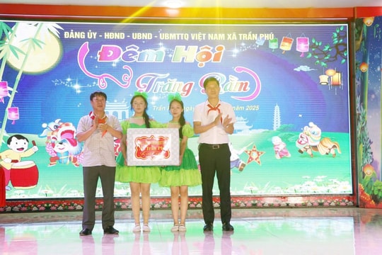 Lung linh “Đêm hội trăng rằm” xã Trần Phú