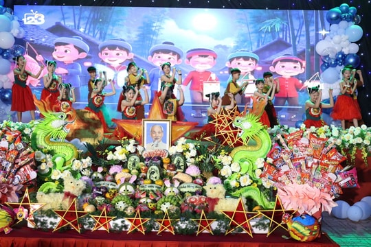“Đêm hội trăng rằm”: Niềm hạnh phúc tuổi thơ khắp làng quê