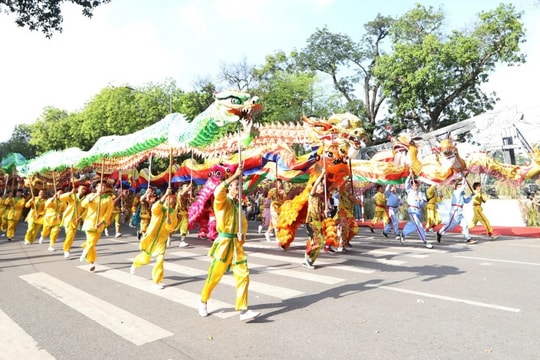 Tiếp tục hoàn thiện dự thảo nghị quyết của Bộ Chính trị về chấn hưng và phát triển văn hóa