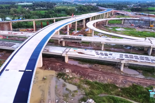 Các tuyến T1 và T2 dẫn vào sân bay Long Thành khẩn trương về đích