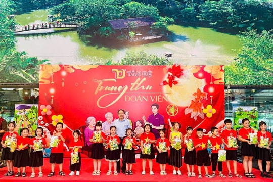 Một mùa trăng ấm áp lại về trên "Ngôi nhà Tân Đệ"