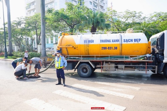 Hà Nội: Ra quân vệ sinh môi trường, chủ động ứng phó bão số 11