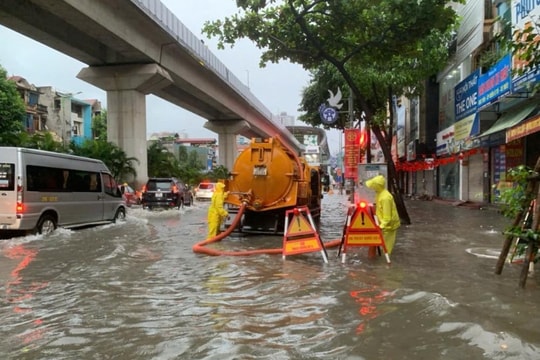 Sở Xây dựng Hà Nội đề nghị kịp thời đảm bảo thoát nước đô thị và tăng cường ứng trực