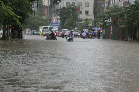 Lực lượng Kiểm tra GTVT Hà Nội chủ động ứng phó với bão số 11