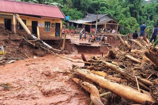 Thủ tướng: Bằng mọi biện pháp kịp thời thông tin đến người dân về tình hình mưa lũ trên địa bàn