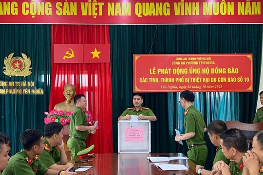Công an Hà Nội sẻ chia cùng đồng bào khắc phục hậu quả bão lũ