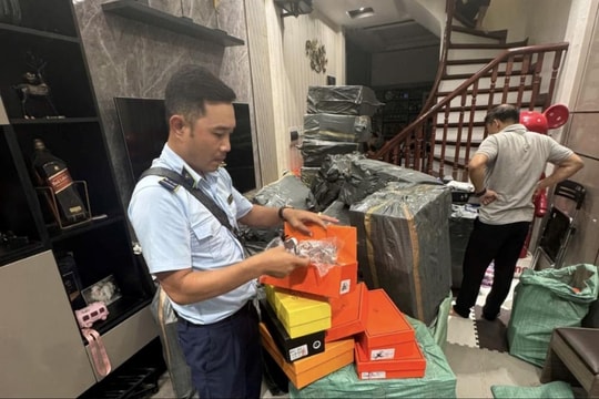 Hà Nội: Phát hiện 5.779 đôi giày dép giả mạo nhãn hiệu