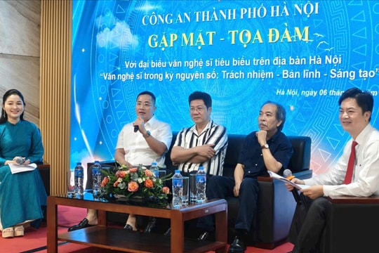 Công an TP Hà Nội gặp mặt văn nghệ sĩ tiêu biểu nhân 71 năm Ngày Giải phóng Thủ đô