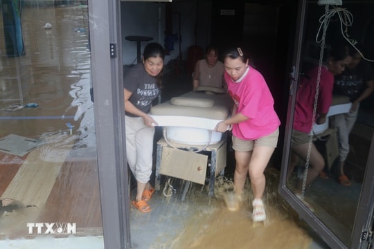 Lũ dâng bất ngờ, hàng nghìn người dân ở Cao Bằng phải sơ tán khẩn cấp