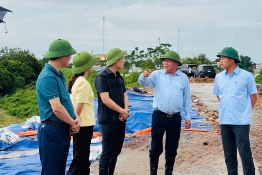 Phó Bí thư Thường trực Thành uỷ Nguyễn Văn Phong: Chủ động ứng phó mưa lũ, đảm bảo an toàn cho Nhân dân
