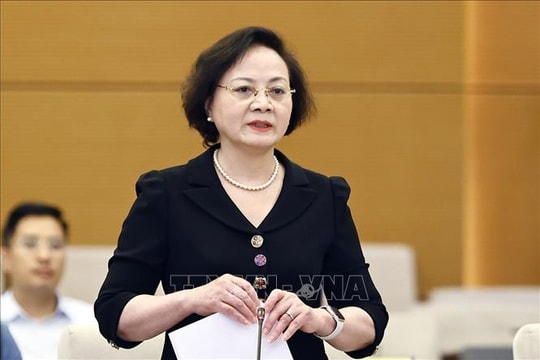 Báo cáo Bộ Chính trị về chế độ, chính sách, tiền lương của cán bộ, công chức, viên chức