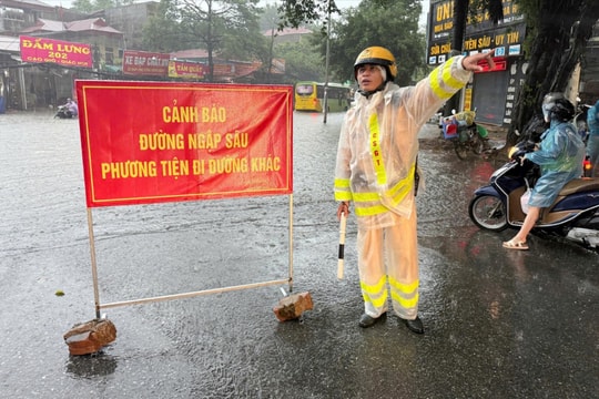 Cảnh giác chiêu trò lợi dụng bão lũ để phá hoại