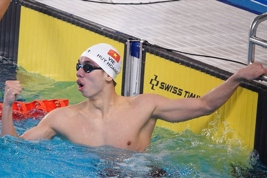 Kình ngư Nguyễn Huy Hoàng giành 4 Huy chương vàng giải vô địch Quốc gia