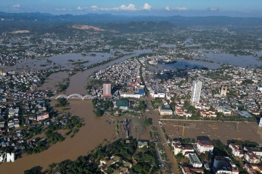 Thái Nguyên: Cảnh ngập sâu trong nước lũ nhìn từ trên cao