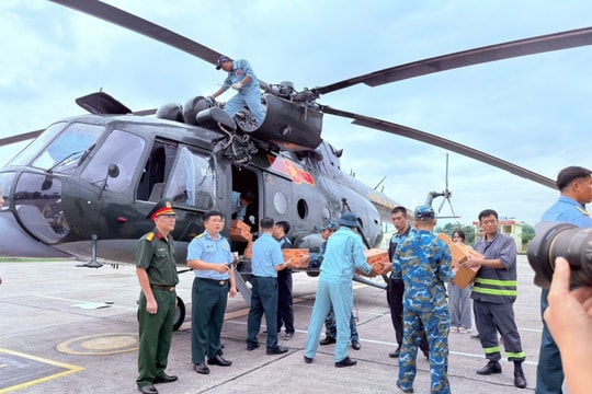 Trung đoàn Không quân 916 bay cứu trợ khẩn cấp tại Lạng Sơn