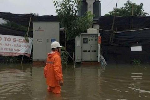 Hà Nội: Còn khoảng 8.500 khách hàng tạm ngừng cấp điện do ngập úng