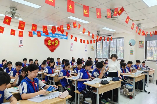 Học sinh Hà Nội đã trở lại trường học trực tiếp, không còn trường bị ngập