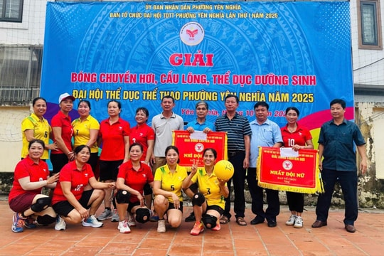 Phường Yên Nghĩa tổ chức giải bóng chuyền hơi chào mừng Ngày Giải phóng Thủ đô