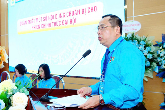 Đồng chí Nguyễn Văn Quang giữ chức Chủ tịch Công đoàn phường Kim Liên khóa I
