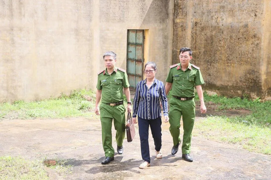 Bị bắt sau 30 năm lẩn trốn dưới vỏ bọc người lao động nghèo