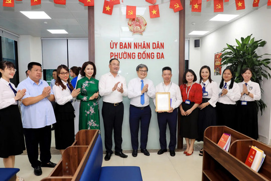 Phường Đống Đa nhận Thư khen của lãnh đạo Thành phố Hà Nội trong thực nhiện cải cách hành chính