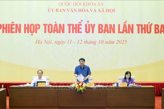 Phiên họp toàn thể Ủy ban Văn hóa và Xã hội của Quốc hội: Thể chế hóa nội dung sử dụng một bộ sách giáo khoa thống nhất