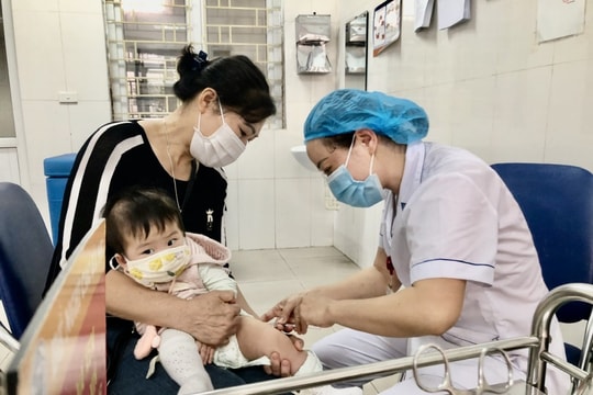 Hà Nội Đảm bảo người dân được tiếp cận đầy đủ các loại vắc xin