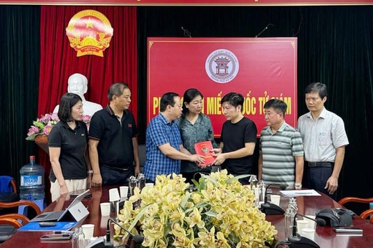 MTTQ Hà Nội thăm hỏi, trao hỗ trợ gia đình nạn nhân vụ cháy