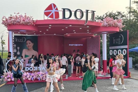 Sân vận động quốc gia Mỹ Đình náo nhiệt trước “giờ G” concert “Em xinh say hi”