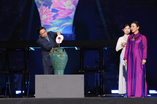 Thủ tướng Chính phủ Phạm Minh Chính dự khai mạc Lễ hội Văn hóa Thế giới tại Hà Nội