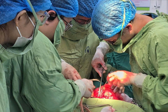 Tự ý dùng thuốc phá thai, nữ bệnh nhân nguy kịch vì vỡ tử cung