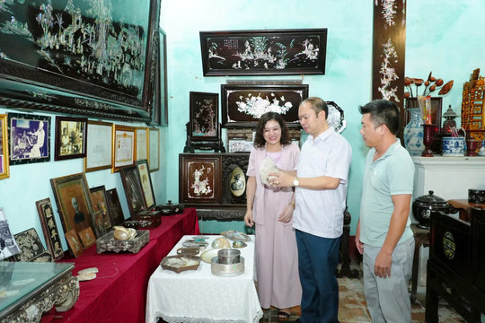 Khảm trai Chuyên Mỹ giữ hồn làng nghề Việt