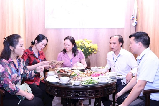 Vịt cỏ Vân Đình - câu chuyện từ đồng trũng đến bàn ăn