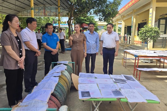 Trường Tiểu học Nguyễn Siêu và Báo Hànộimới trao 300 triệu đồng hỗ trợ vùng lũ Thái Nguyên