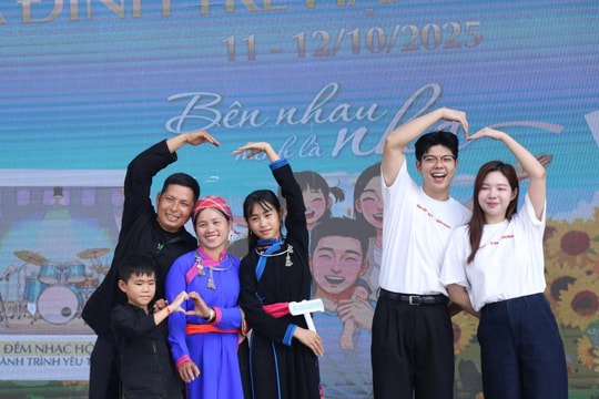 Gia đình trẻ hạnh phúc “Bên nhau, mình là nhà"