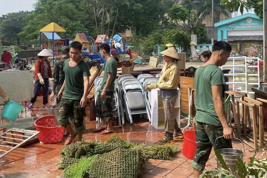 Lũ rút, 2.161 ngôi nhà của Hà Nội còn ngập lụt