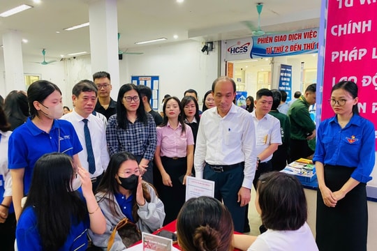 Ngày hội tư vấn và giao dịch việc làm phường Yên Hoà năm 2025 Mở ra cơ hội để lao động trẻ tiếp cận thị trường việc làm