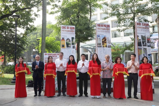 Cửa Nam: Trưng bày quy hoạch, kiến trúc khu phố cũ tại Vườn hoa Tao Đàn.