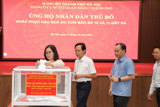 Đảng ủy các Cơ quan Đảng thành phố Hà Nội quyên góp ủng hộ Nhân dân Thủ đô khắc phục hậu quả bão lũ
