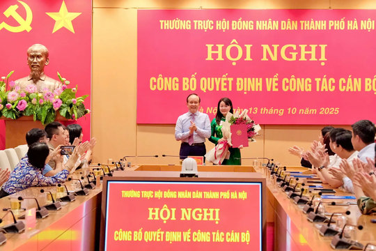Công bố quyết định bổ nhiệm Phó Chánh Văn phòng Đoàn đại biểu Quốc hội và HĐND thành phố Hà Nội