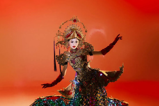Miss Grand International 2025: Yến Nhi mang Thăng Long hội lên sàn diễn, thành tích tăng vọt