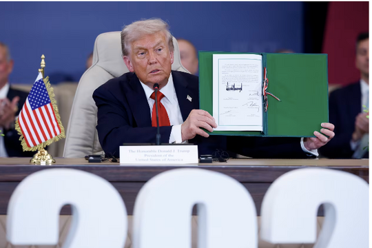 Tổng thống Mỹ và lãnh đạo các nước ký thỏa thuận ngừng bắn ở Gaza