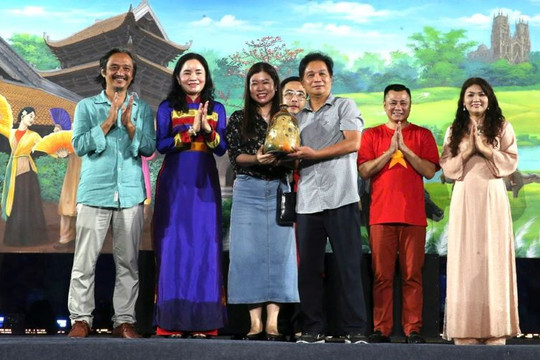 Bộ Văn hoá, Thể thao và Du lịch: Quyên góp gần 4,3 tỷ đồng ủng hộ đồng bào bị thiệt hại do bão, lũ
