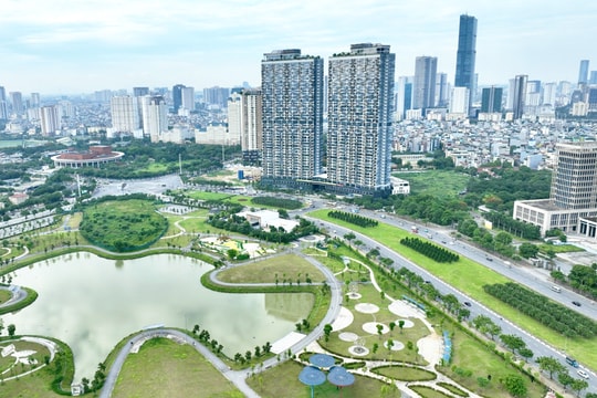 Thủ đô ta tự hào đi lên cùng thời đại