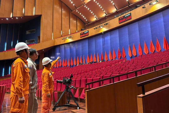 Hơn 200 ca trực bảo đảm điện phục vụ Đại hội đại biểu Đảng bộ thành phố Hà Nội lần thứ XVIII