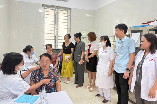 Khám sức khỏe miễn phí cho 600 người cao tuổi