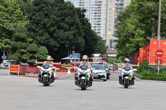 Công an Hà Nội bảo vệ an toàn giao thông tuyệt đối cho Đại hội Đảng bộ Thành phố lần thứ XVIII