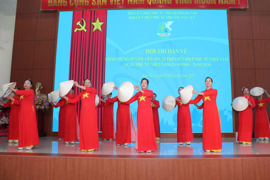 Sôi nổi hội thi dân vũ “Phụ nữ Tây Tựu khoẻ - đẹp - năng động”